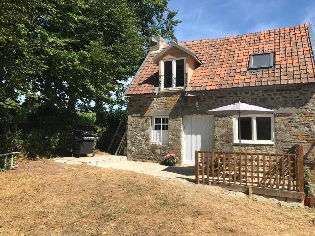 Ferme De Noyes Cottage Sourdeval Eksteriør billede