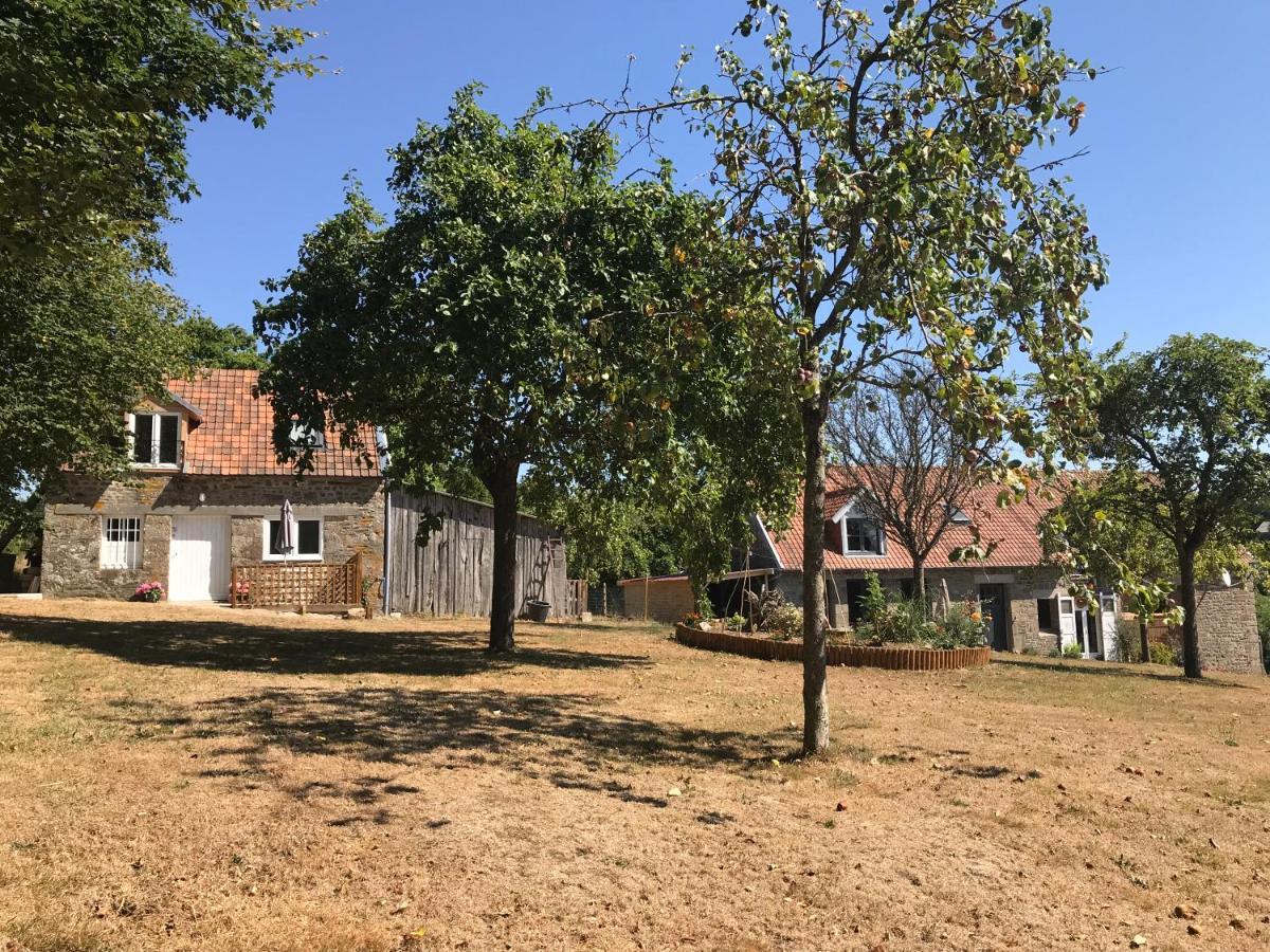 Ferme De Noyes Cottage Sourdeval Eksteriør billede