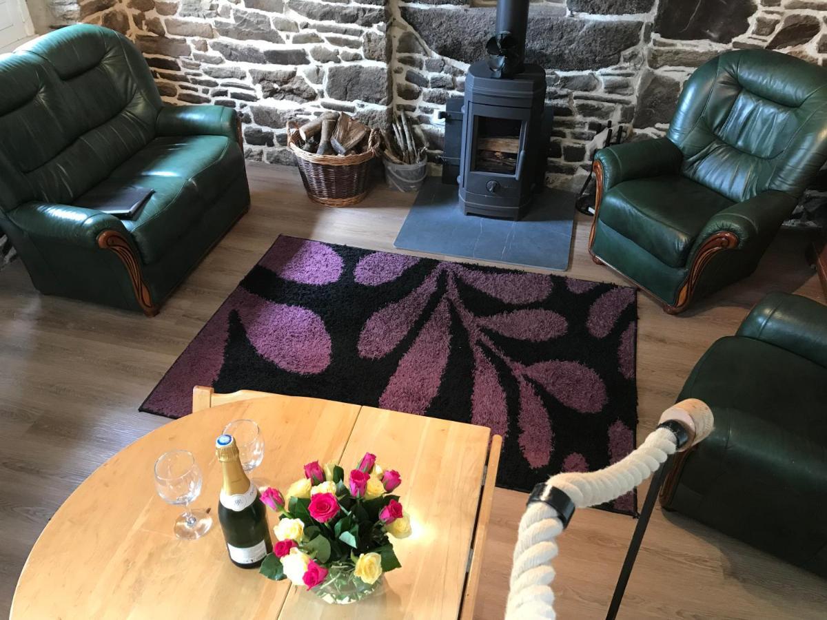 Ferme De Noyes Cottage Sourdeval Eksteriør billede