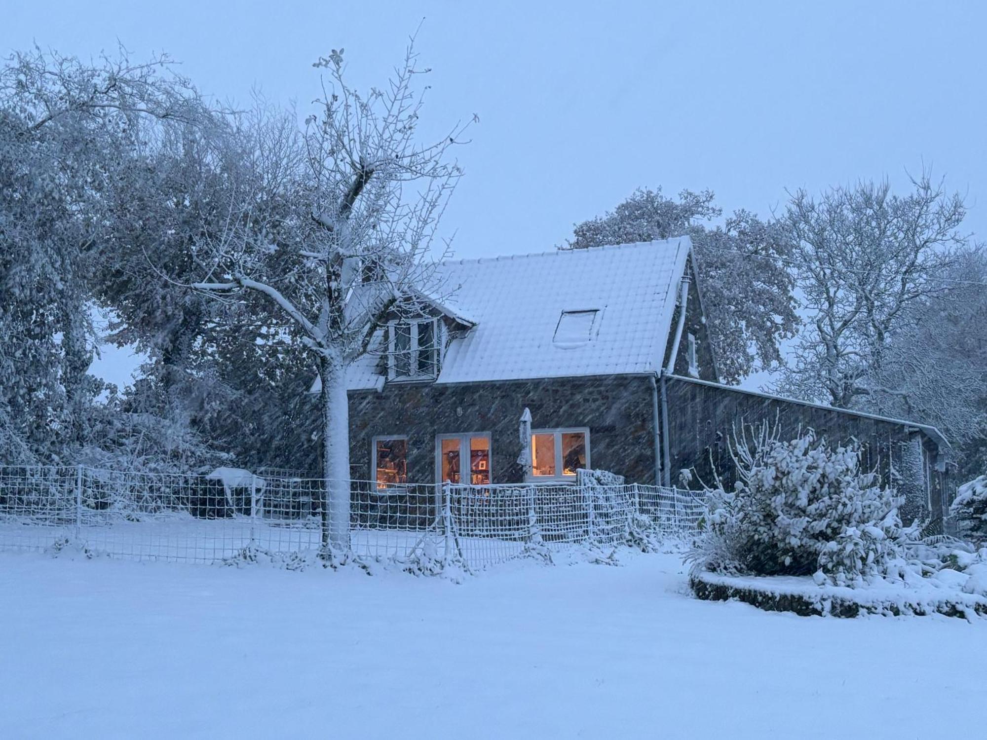 Ferme De Noyes Cottage Sourdeval Eksteriør billede